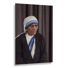 Cargar imagen en el visor de la galería, Digitally Restored and Enhanced 1971 Mother Teresa Print - Humanitarian Portrait Missionaries of Charity - Nobel Peace Prize Icon - Archival Print