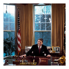 Cargar imagen en el visor de la galería, 1986 Ronald Reagan Print - 40th President Oval Office Resolute Desk Portrait - Cold War Era - Archival Print