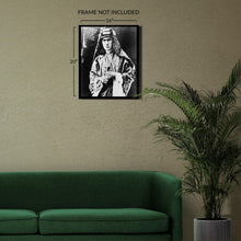 Cargar imagen en el visor de la galería, Digitally Restored and Enhanced 1920 T E Lawrence Photo Print - Vintage Portrait Photo of T E Lawrence of Arabia Poster - Old Photo of T.E. Lawrence