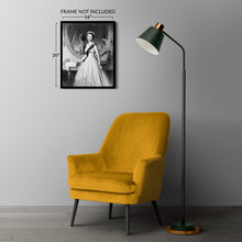 Cargar imagen en el visor de la galería, Digitally Restored and Enhanced 1952 Queen Elizabeth II Portrait Photo - Vintage Photo of Queen Elizabeth II Poster Wall Art Print