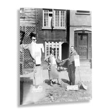 Load image into Gallery viewer, Digitally Restored and Enhanced 1923 Edna St Vincent Millay Photo Print - Old Poster Photo of Edna Saint Vincent Millay Edmund Wilson &amp; Eugen Boissevain
