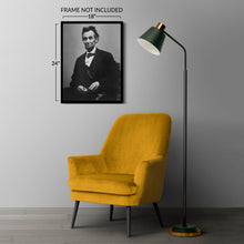 Cargar imagen en el visor de la galería, Digitally Restored and Enhanced 1865 Abraham Lincoln Photo Print - Vintage Portrait Photo of Abraham Lincoln President of The United States Poster Wall Art