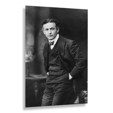 Cargar imagen en el visor de la galería, Digitally Restored and Enhanced 1913 Harry Houdini Print - Escape Artist Vaudeville Magician Portrait - Golden Age Entertainment - Archival Print
