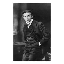 Cargar imagen en el visor de la galería, Digitally Restored and Enhanced 1913 Harry Houdini Print - Escape Artist Vaudeville Magician Portrait - Golden Age Entertainment - Archival Print
