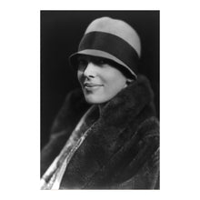Cargar imagen en el visor de la galería, Digitally Restored and Enhanced 1930 Amelia Earhart Print - Aviatrix Portrait Golden Age Aviation - Women Pilots Ninety-Nines Era - Archival Print
